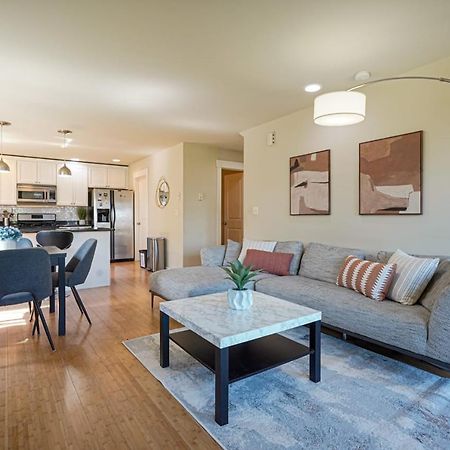 Stylish North Seattle Townhouse- Dual Master Suites Екстер'єр фото