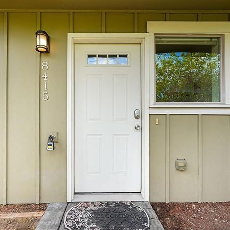 Stylish North Seattle Townhouse- Dual Master Suites Екстер'єр фото