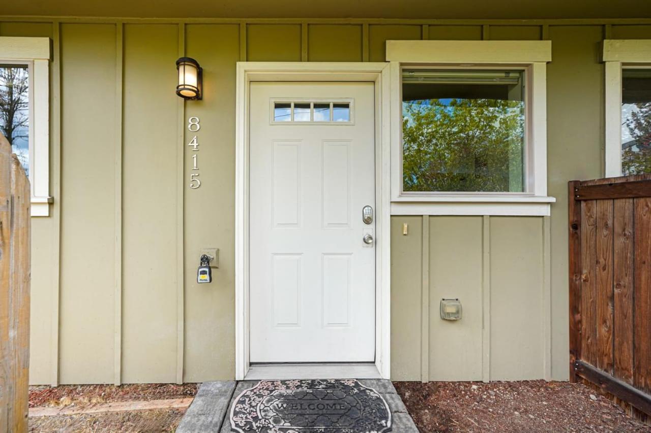 Stylish North Seattle Townhouse- Dual Master Suites Екстер'єр фото