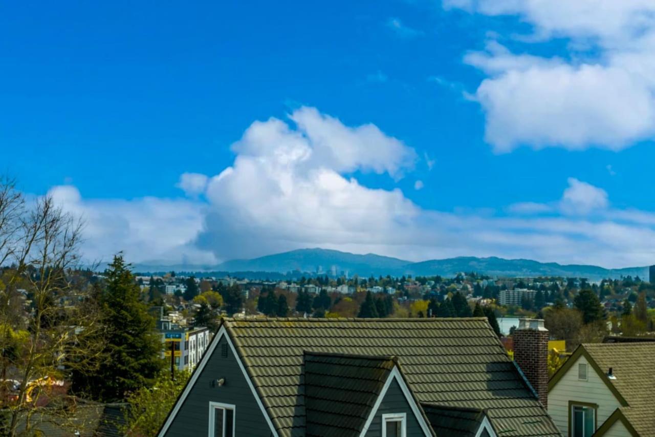 Stylish North Seattle Townhouse- Dual Master Suites Екстер'єр фото